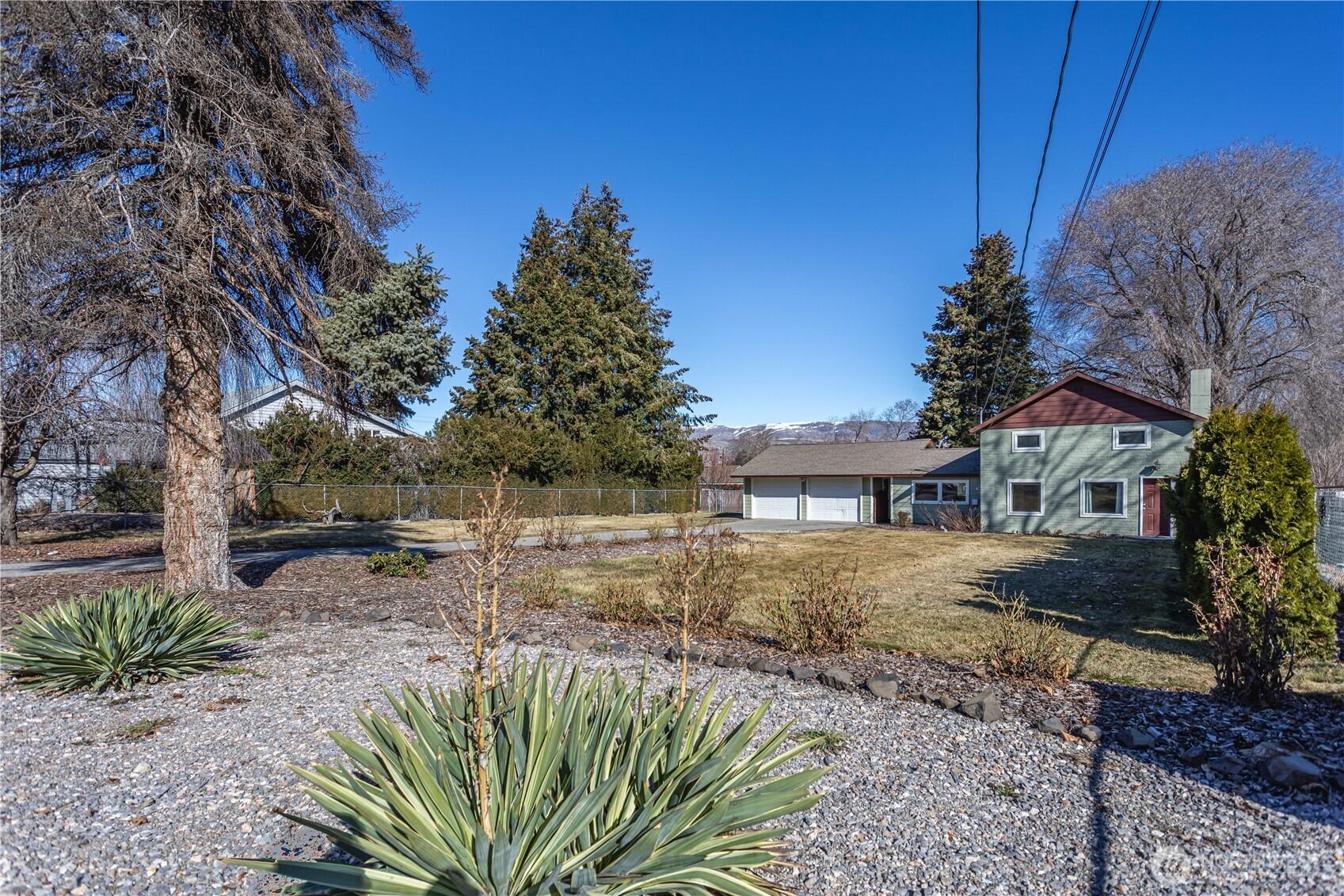 Nelson Ave, Wenatchee, WA 98801