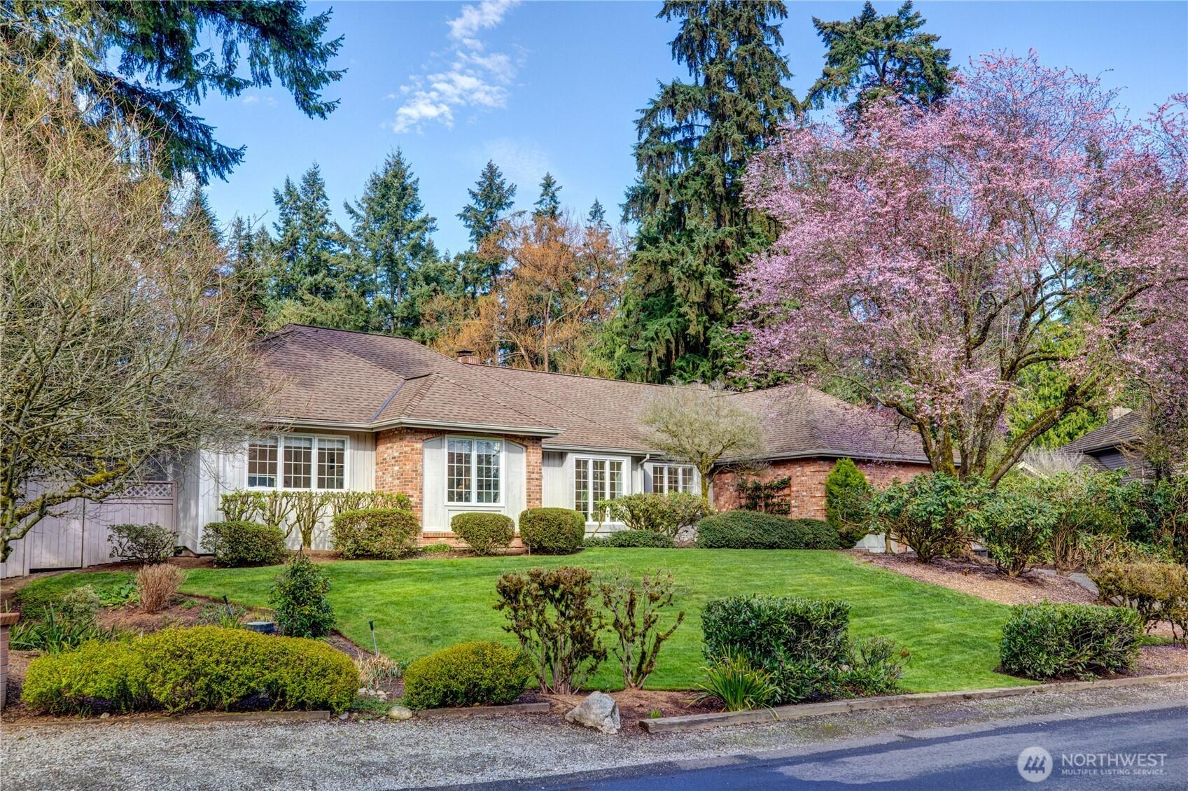 Se 74th Pl, Mercer Island, WA 98040