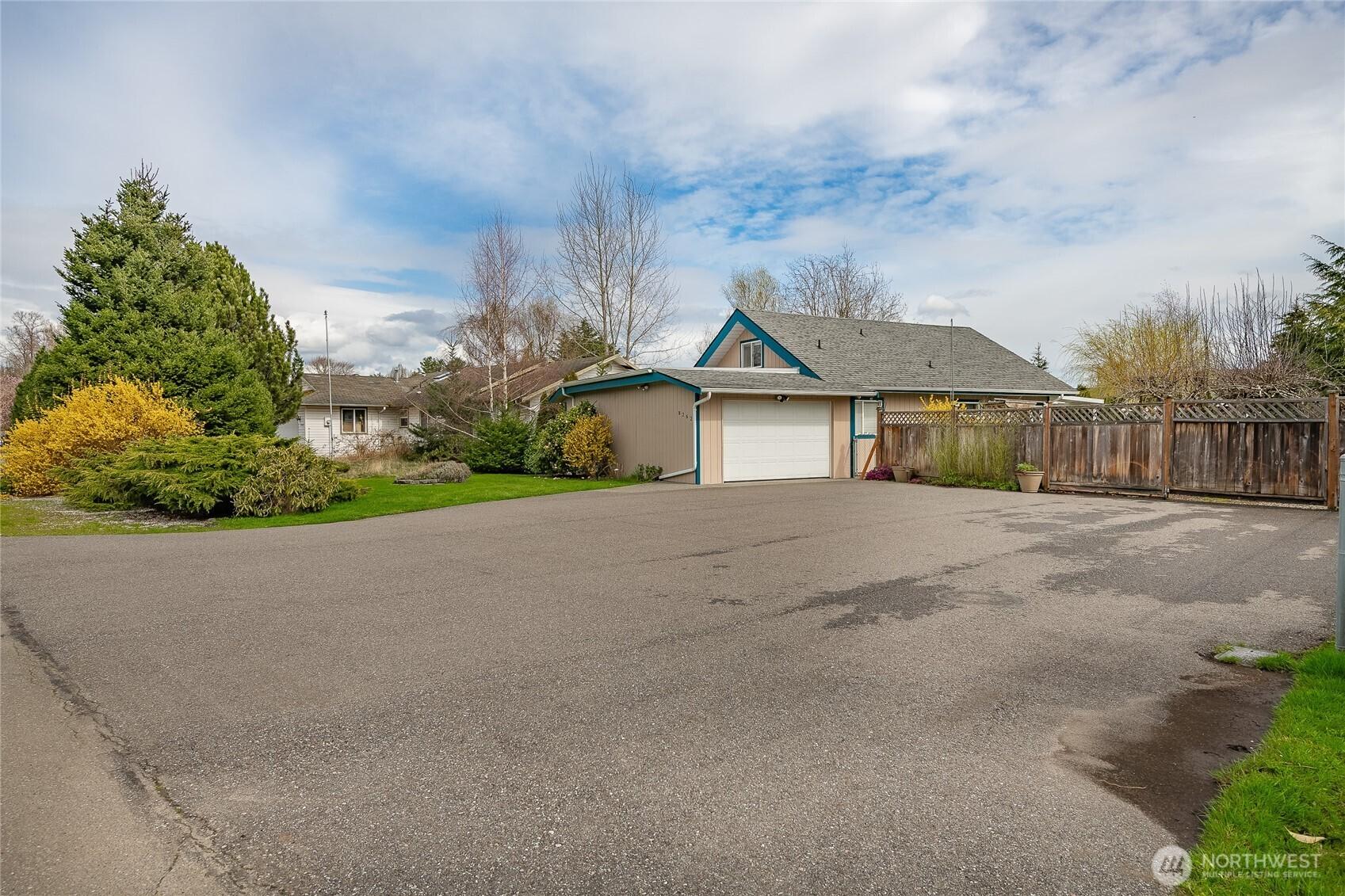 Chilliwack Rd, Blaine, WA 98230