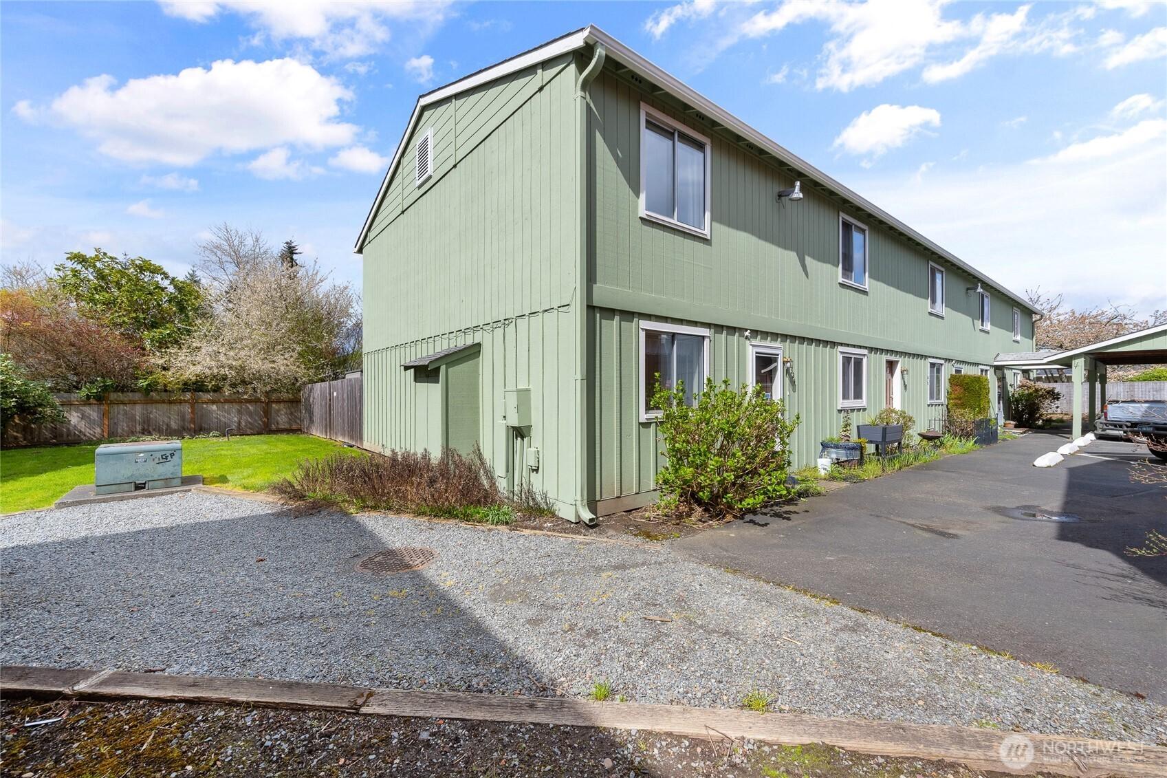 15th Avenue Ct E, Tacoma, WA 98445