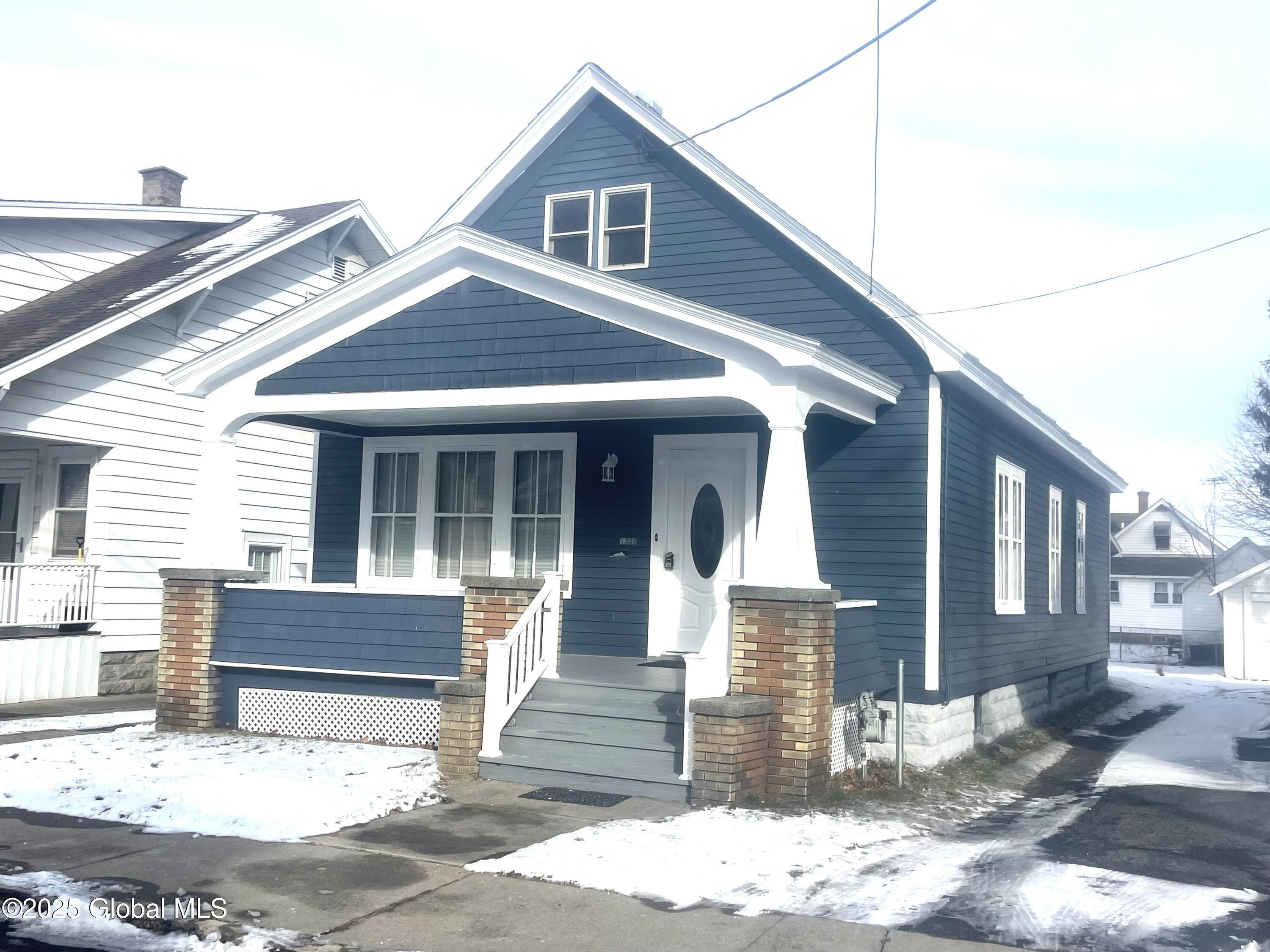 Santa Fe St, Schenectady, NY 12303