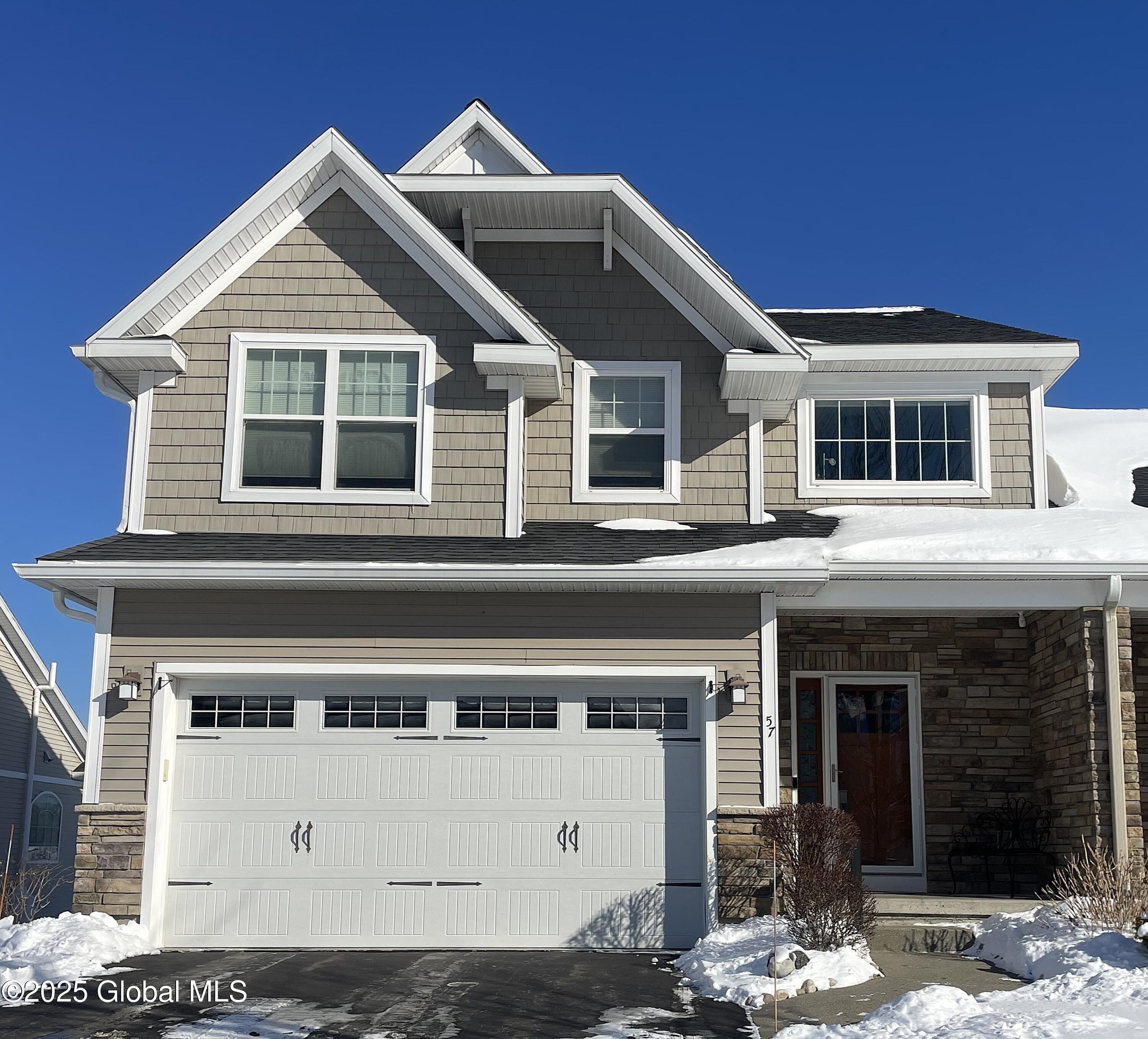 Lorenzo Dr, Troy, NY 12180