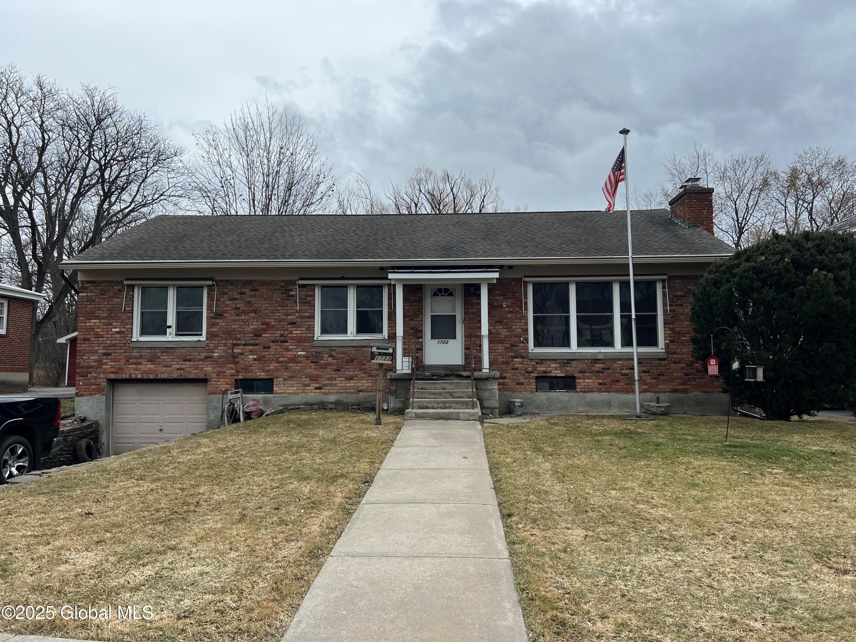 Randolph Rd, Schenectady, NY 12308