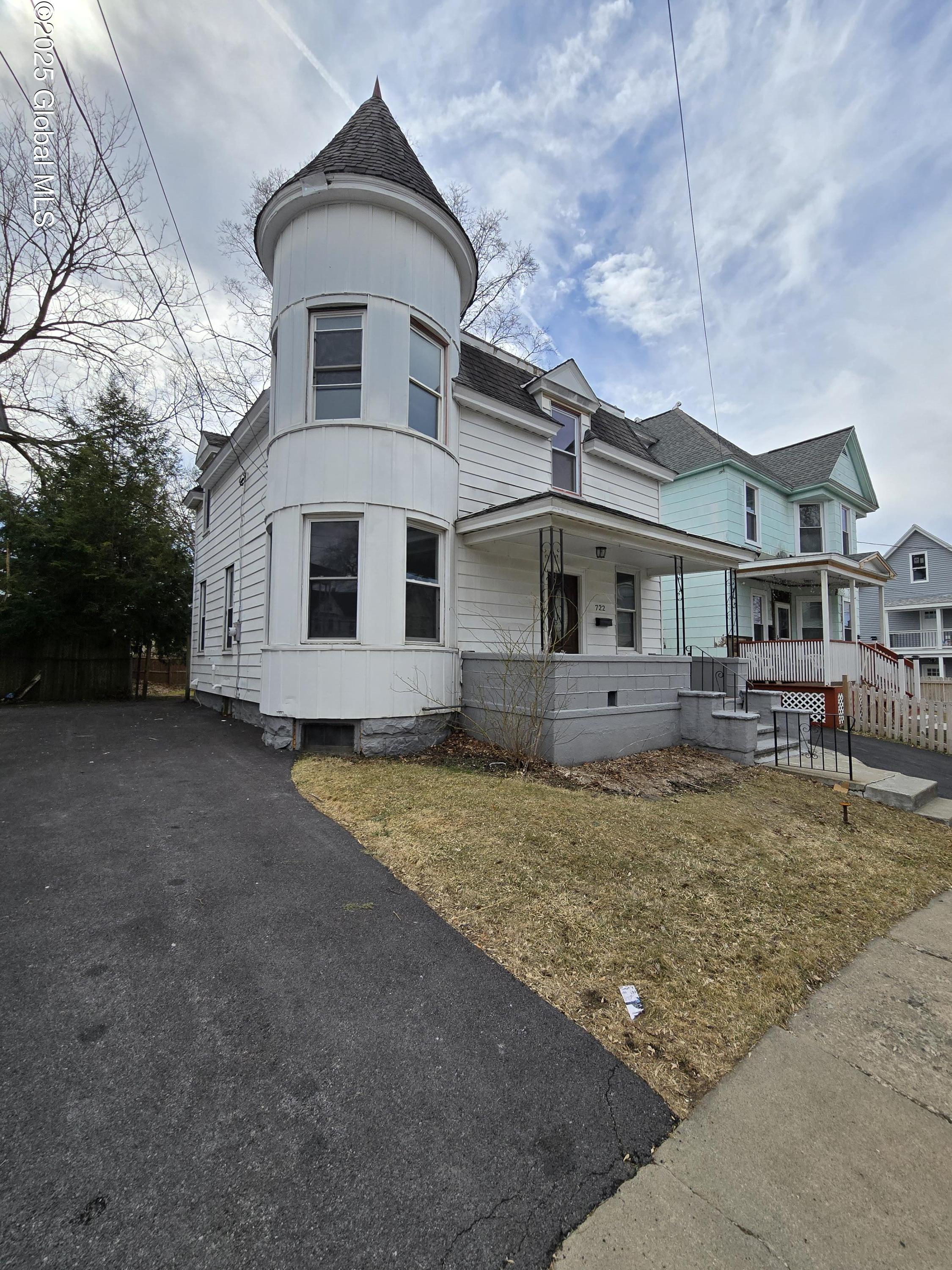 Mason St, Schenectady, NY 12308