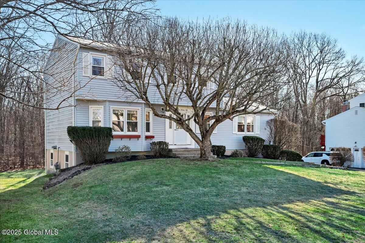 Horizon View Dr, East Greenbush, NY 12061