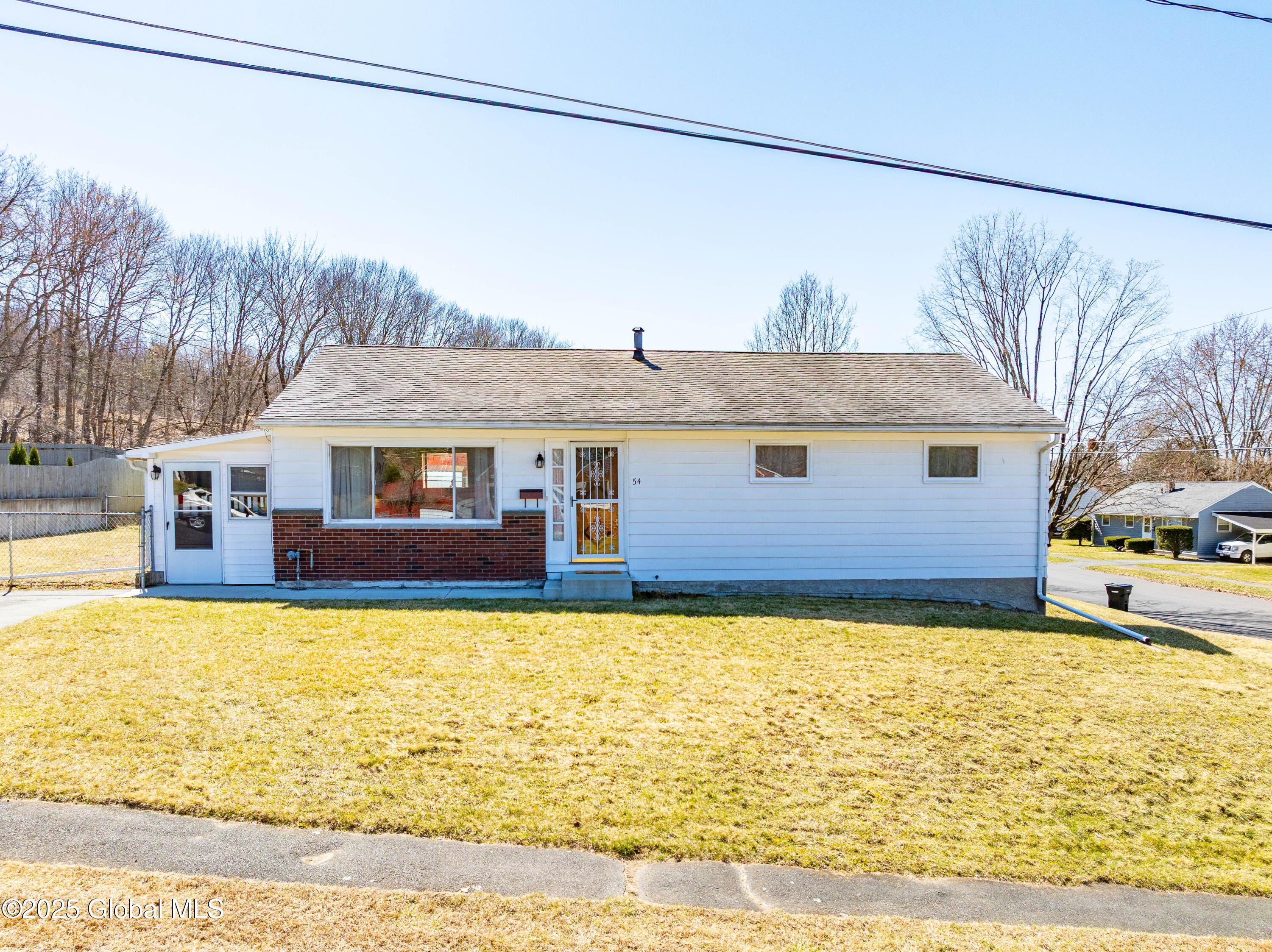 126th St, Troy, NY 12182