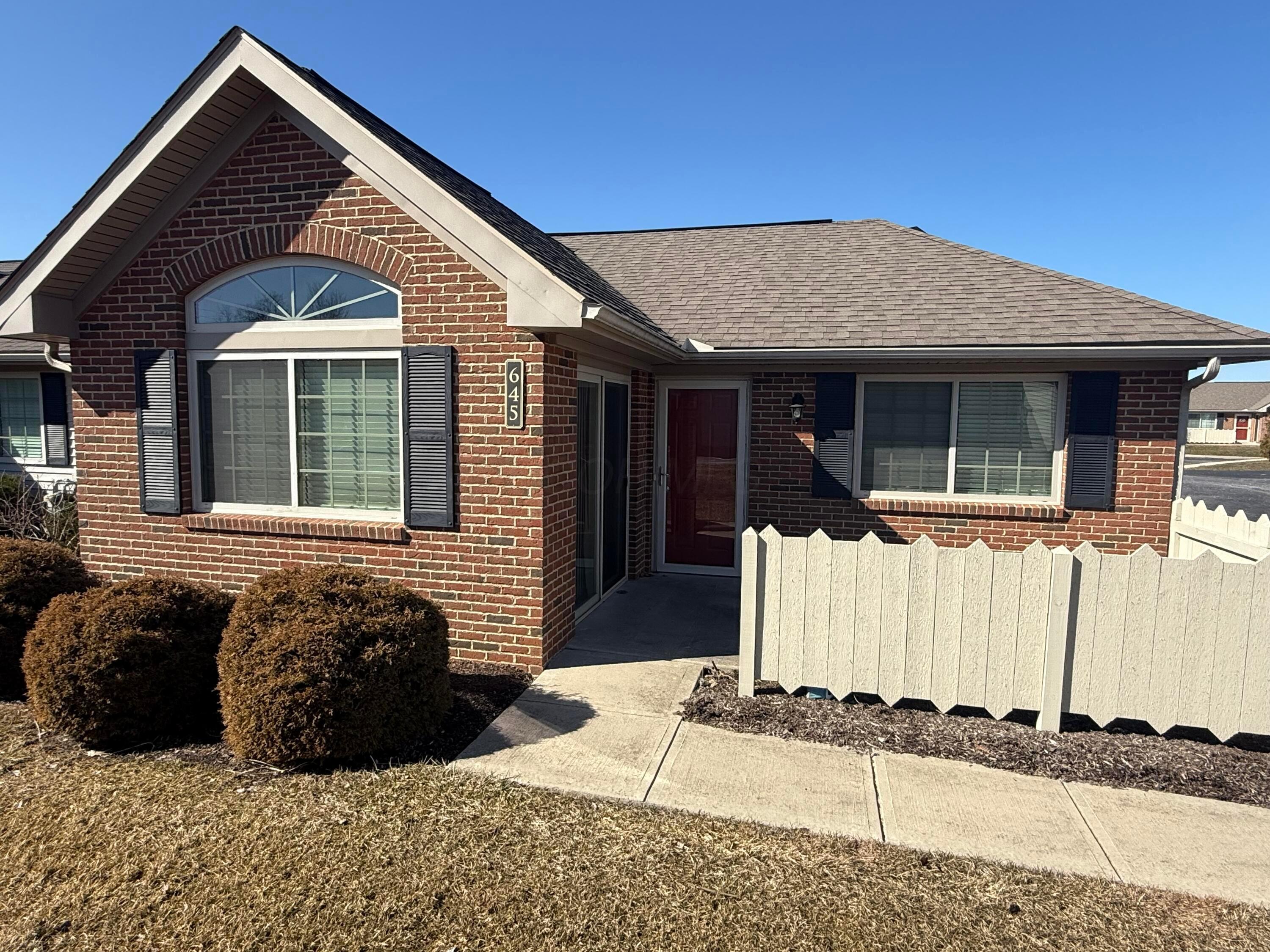 Monticello Ct, Pataskala, OH 43062
