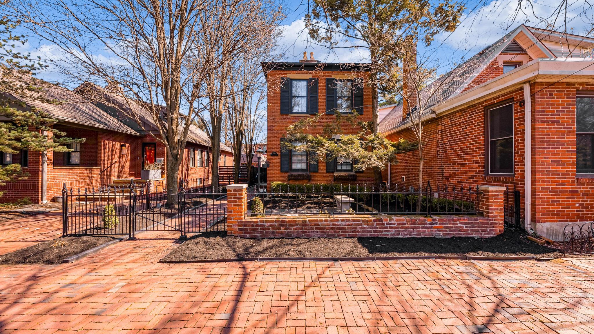 Mohawk St, Columbus, OH 43206