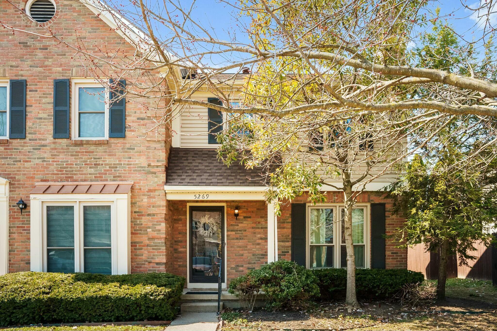 Meadowknoll Ln, Columbus, OH 43220