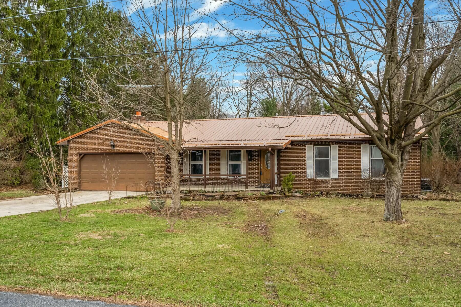 Pollyanna Dr, Delaware, OH 43015