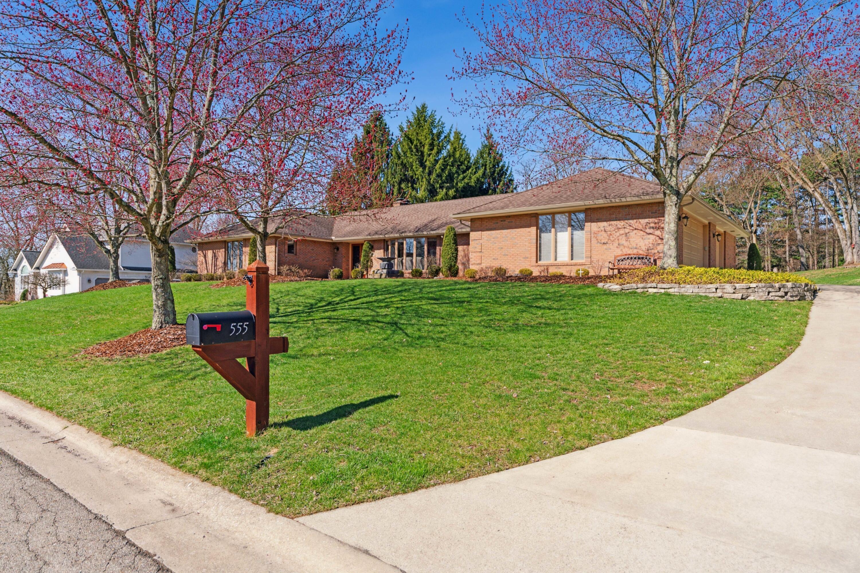 Westwood Dr, Newark, OH 43055