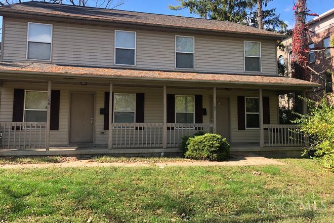 Linwood Ln, Oxford, OH 45056