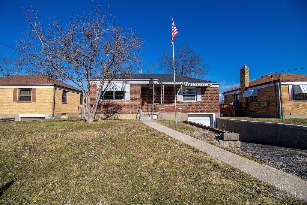 Highview Dr, Cincinnati, OH 45238