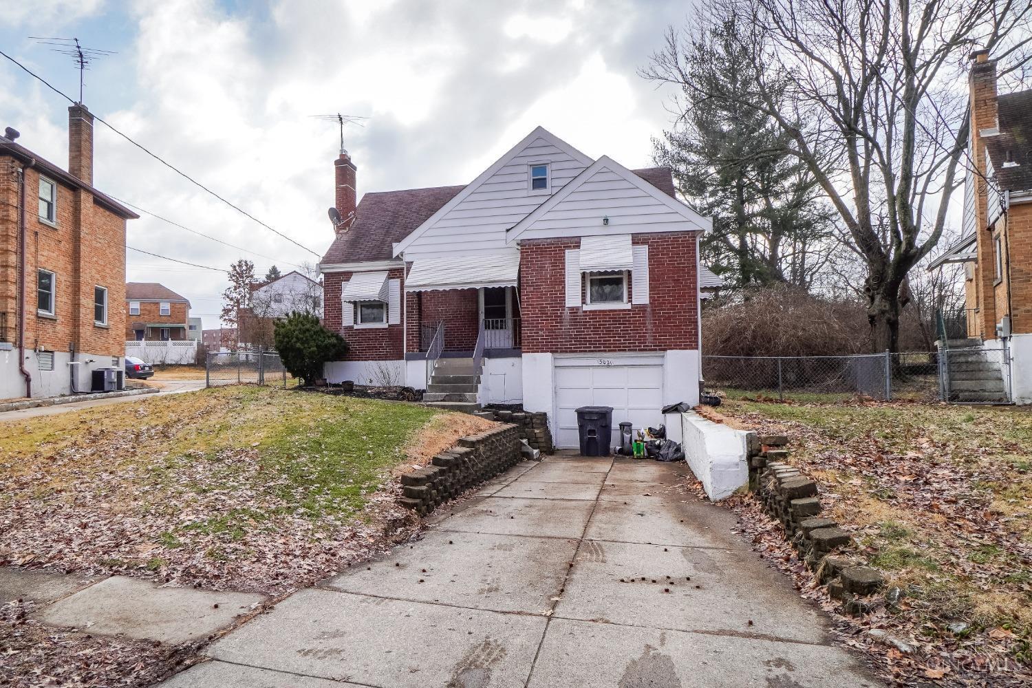S Hegry Cir, Cincinnati, OH 45238