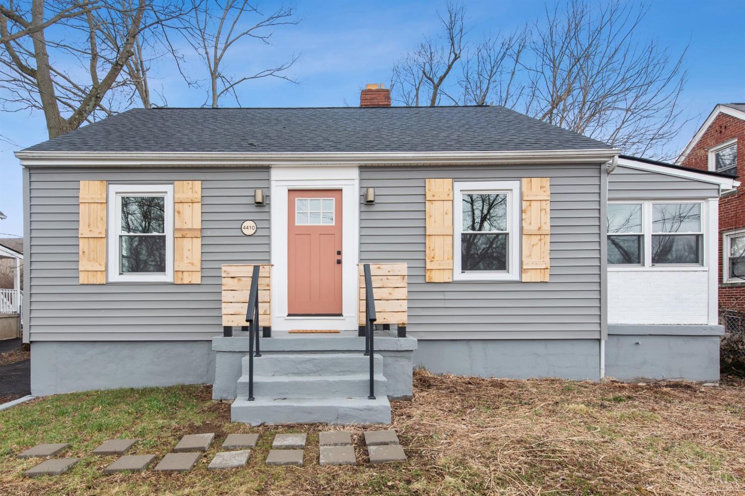 E Galbraith Rd, Cincinnati, OH 45236