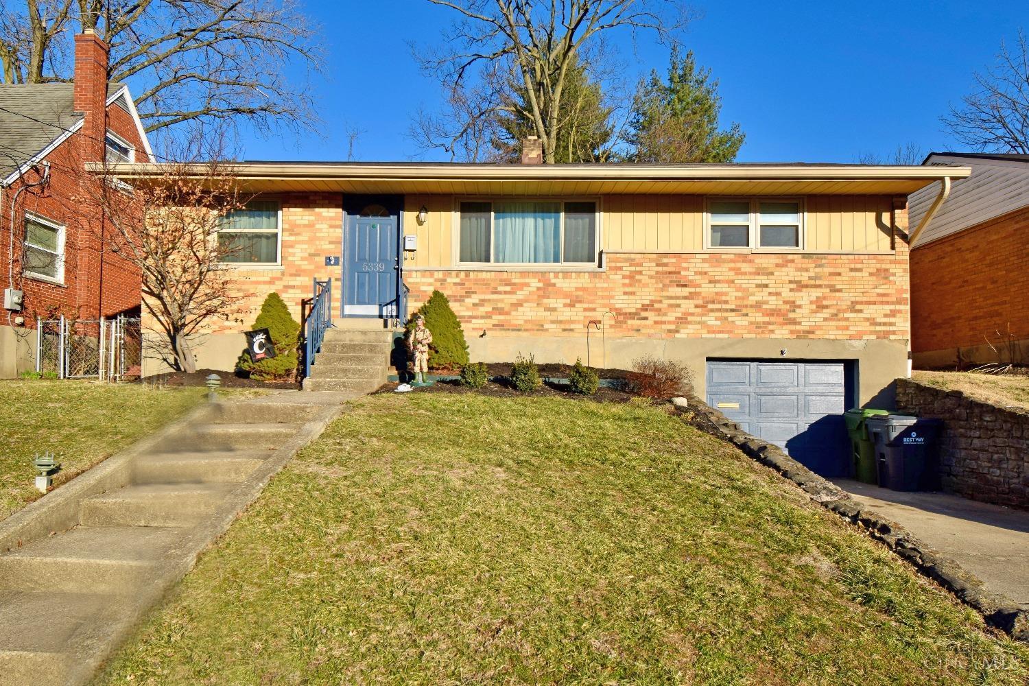 Briarhill Dr, Cincinnati, OH 45238