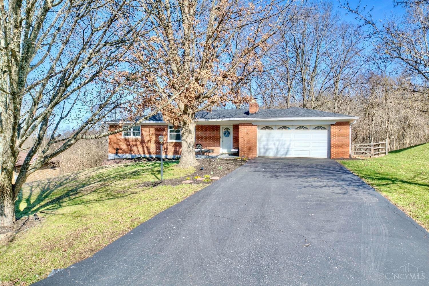 Susanview Ln, Cincinnati, OH 45244