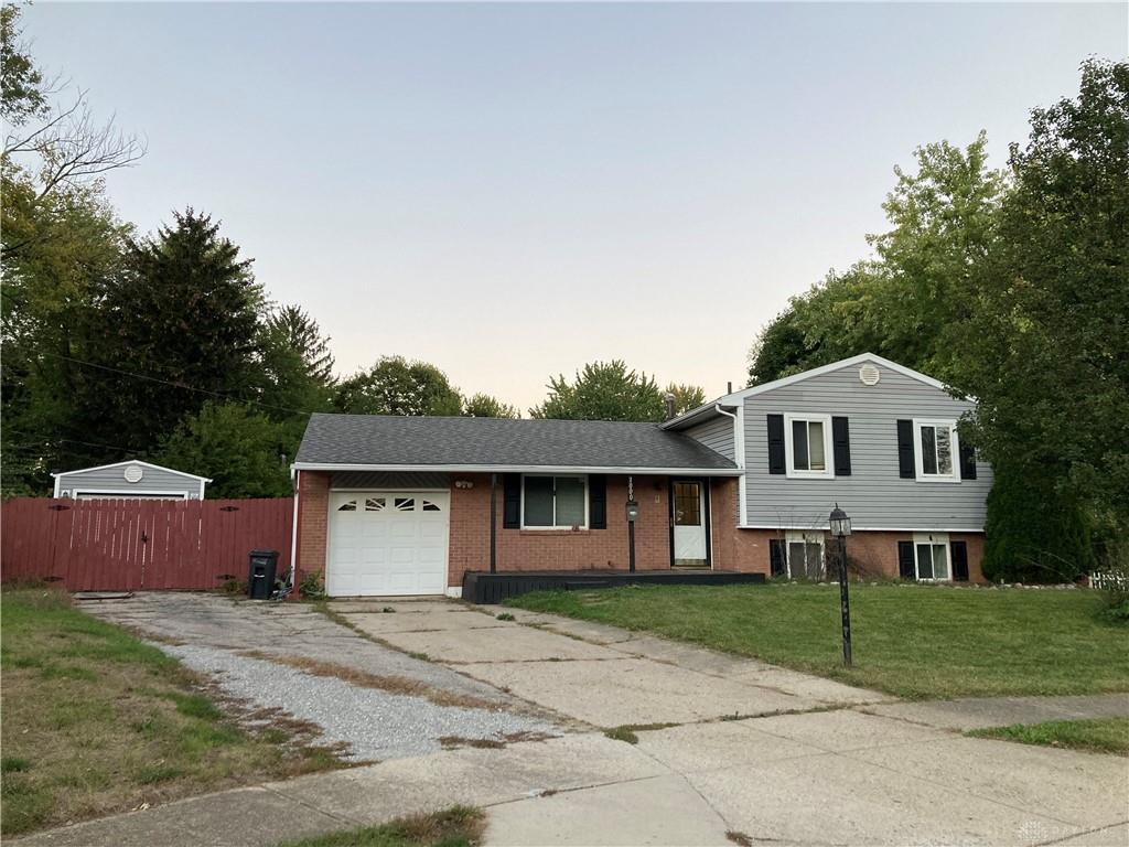 Michelle Ct, Englewood, OH 45322
