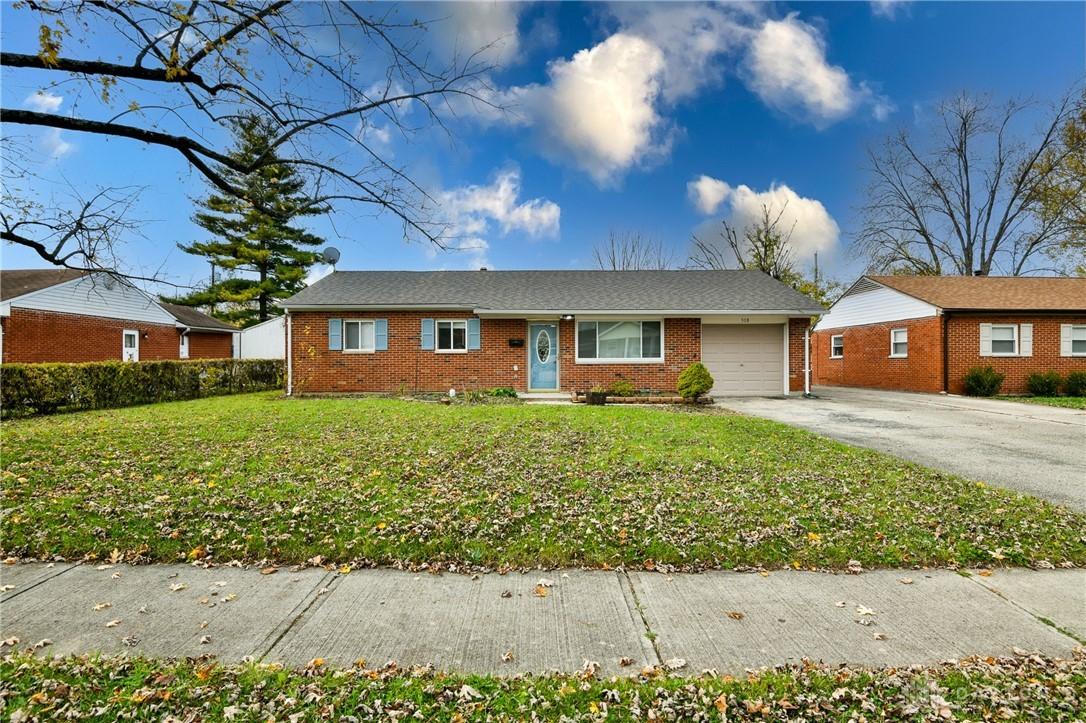 Lang Ct, Englewood, OH 45322