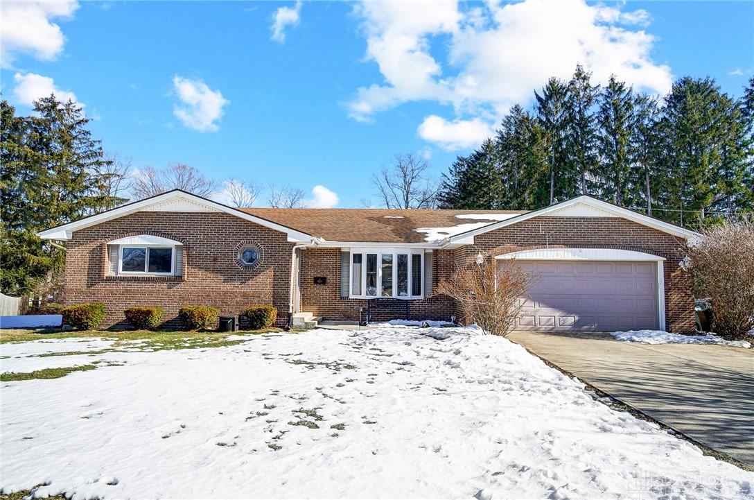 Snowglen Dr, Englewood, OH 45322