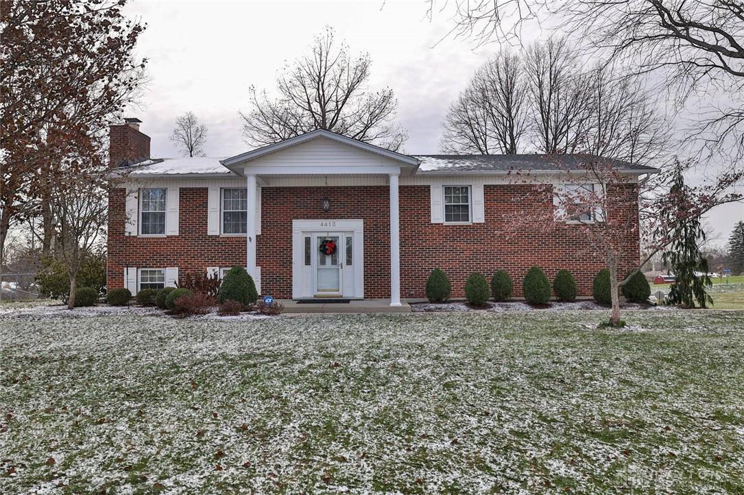 Castle Gate Dr, Beavercreek, OH 45432
