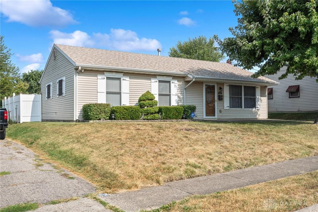 Ebony Ln, Fairborn, OH 45324