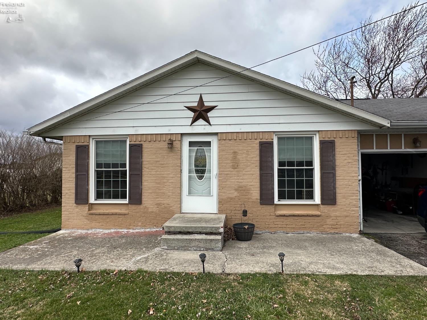 S Conwell Ave, Willard, OH 44890