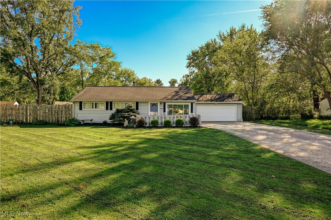 Crestwood Dr, Twinsburg, OH 44087