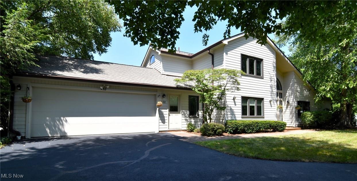 Chipping Ln, Chagrin Falls, OH 44023