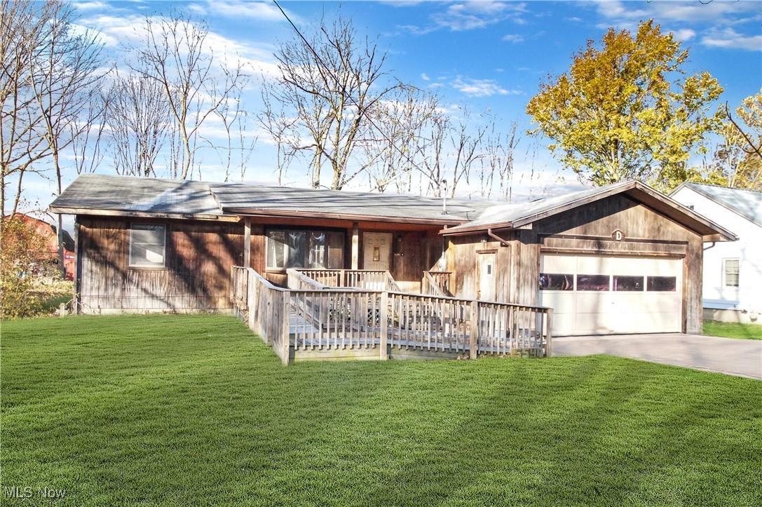 Virginia Dr, Amherst, OH 44001