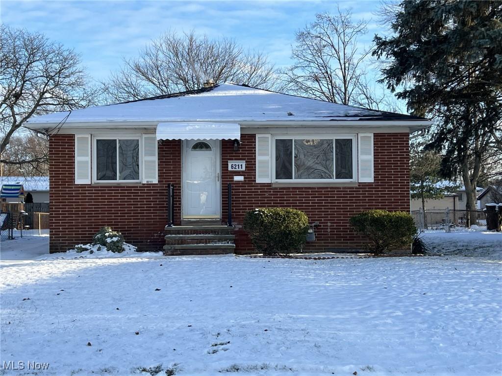 Sylvia Dr, Brook Park, OH 44142