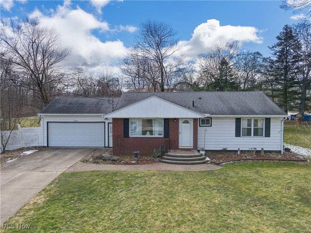 Maple St, Ravenna, OH 44266