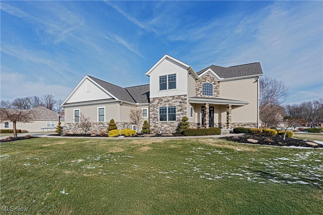 St Johns Bluff Ln, Willoughby, OH 44094