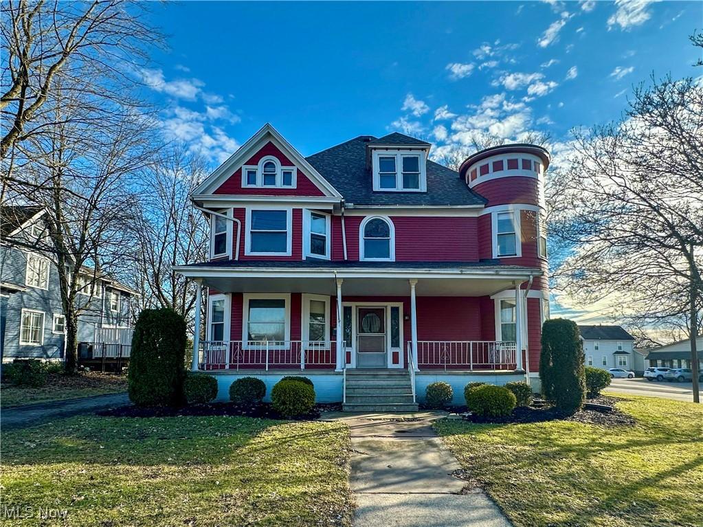 Robbins Ave, Niles, OH 44446
