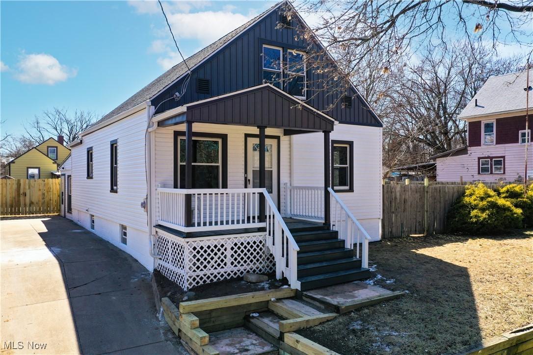 Villa Ave, Akron, OH 44310