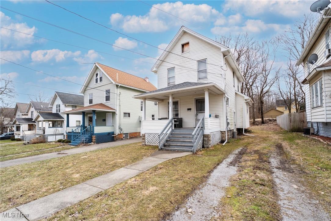 Maplewood Ave, Struthers, OH 44471