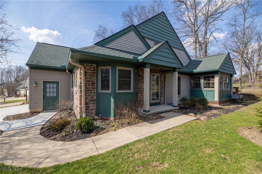 Hampton Ct, Northfield, OH 44067
