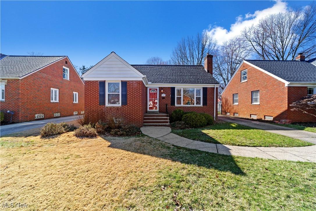 W 215th St, Fairview Park, OH 44126