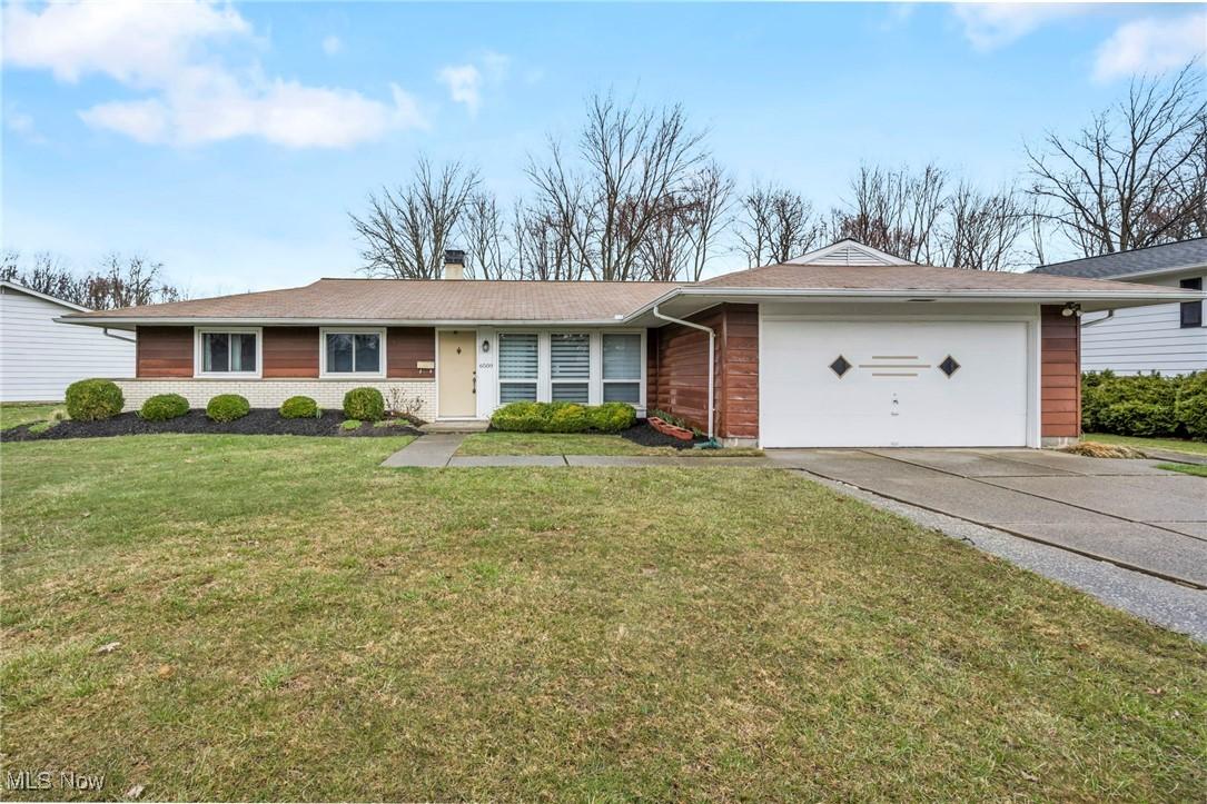 Fairfax Dr, Mentor, OH 44060