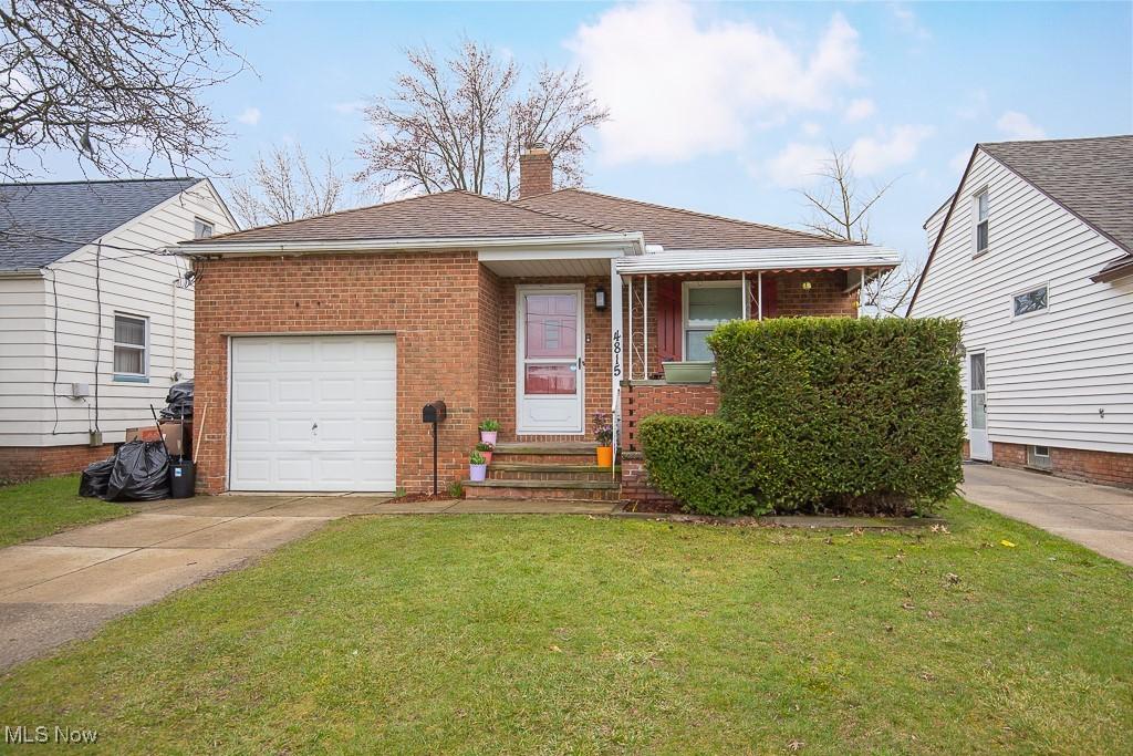 Redfern Rd, Parma, OH 44134