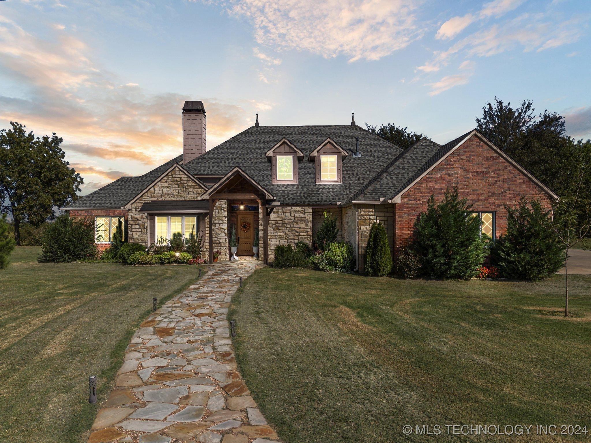 S 25th East Ave, Mounds, OK 74047