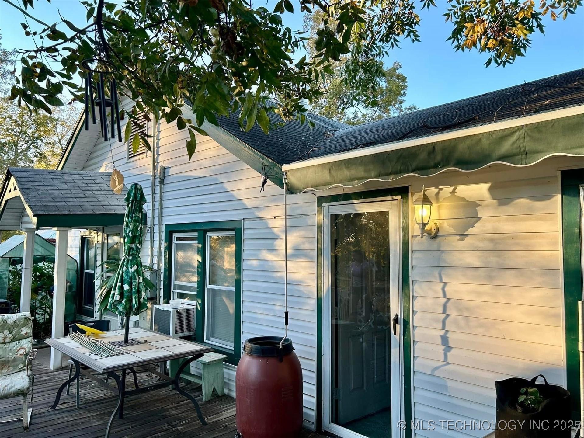 W Clayton St, Hugo, OK 74743