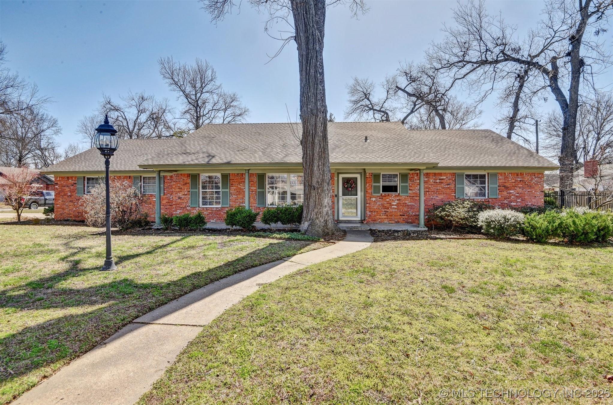 E 54th St, Tulsa, OK 74105