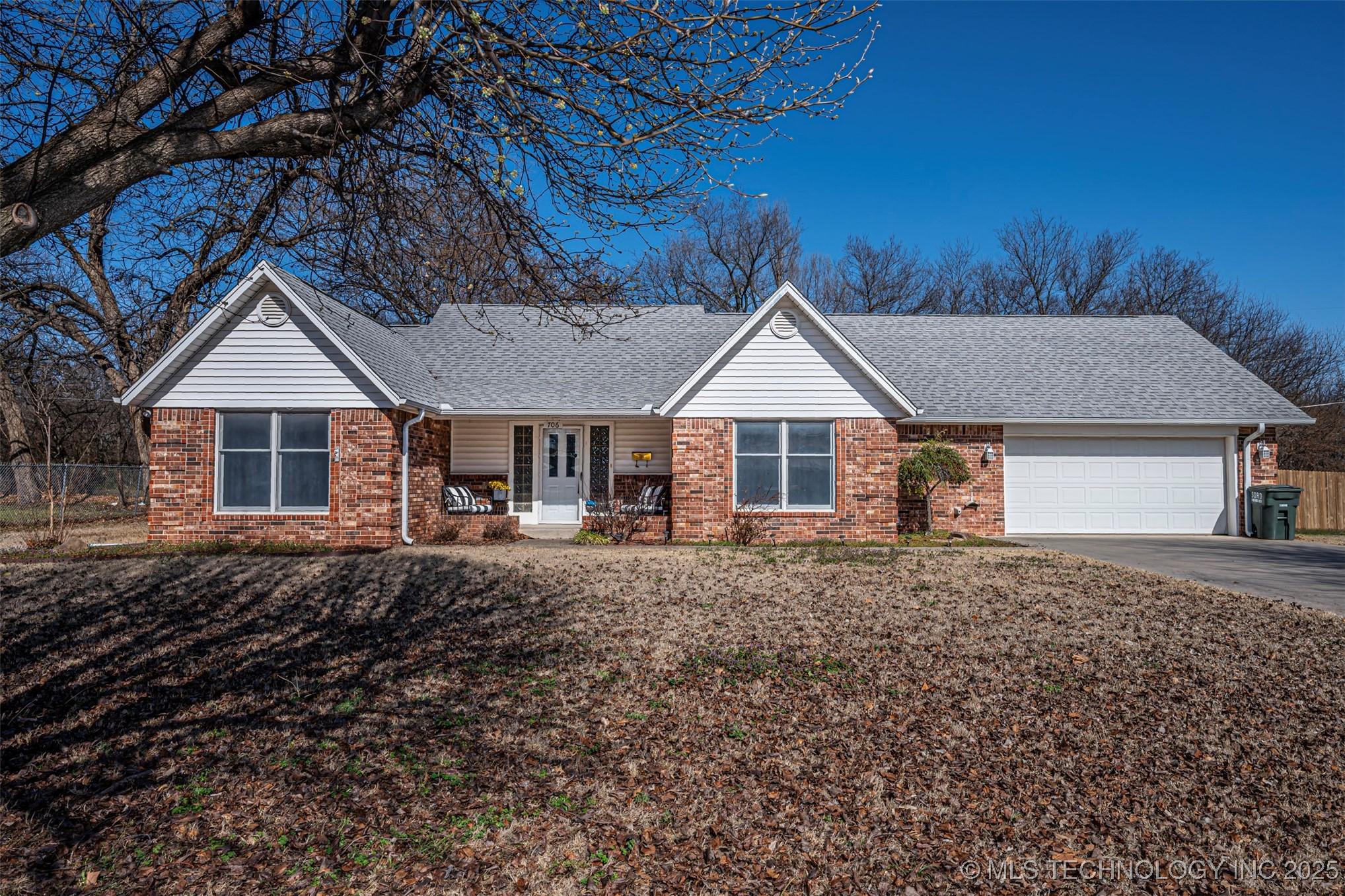 S 7th St, Davis, OK 73030