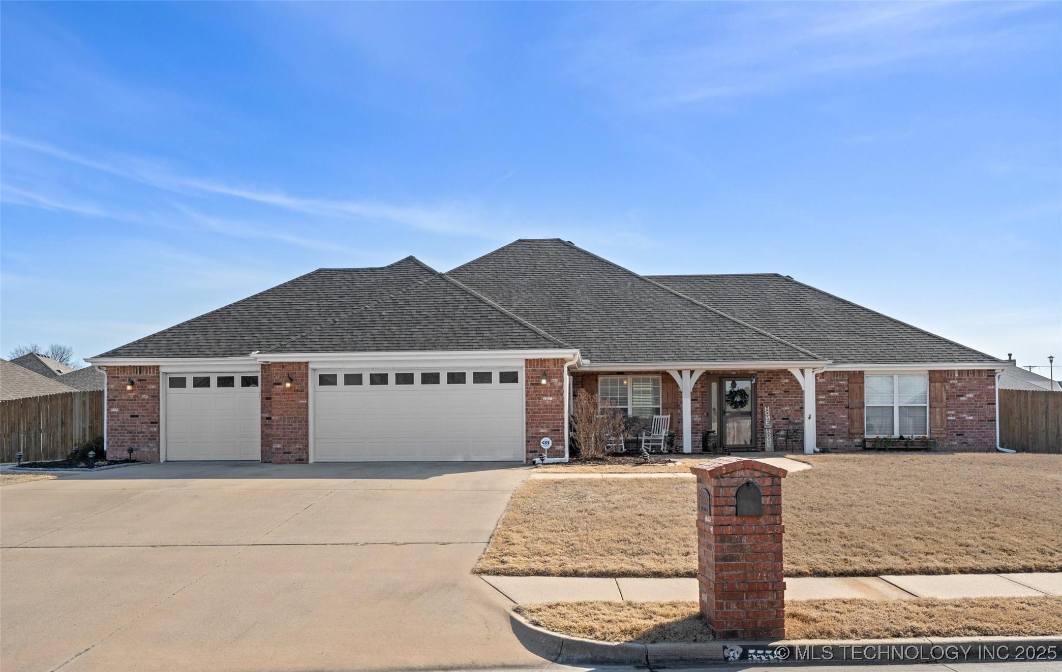 Parkhill Dr, Bartlesville, OK 74006