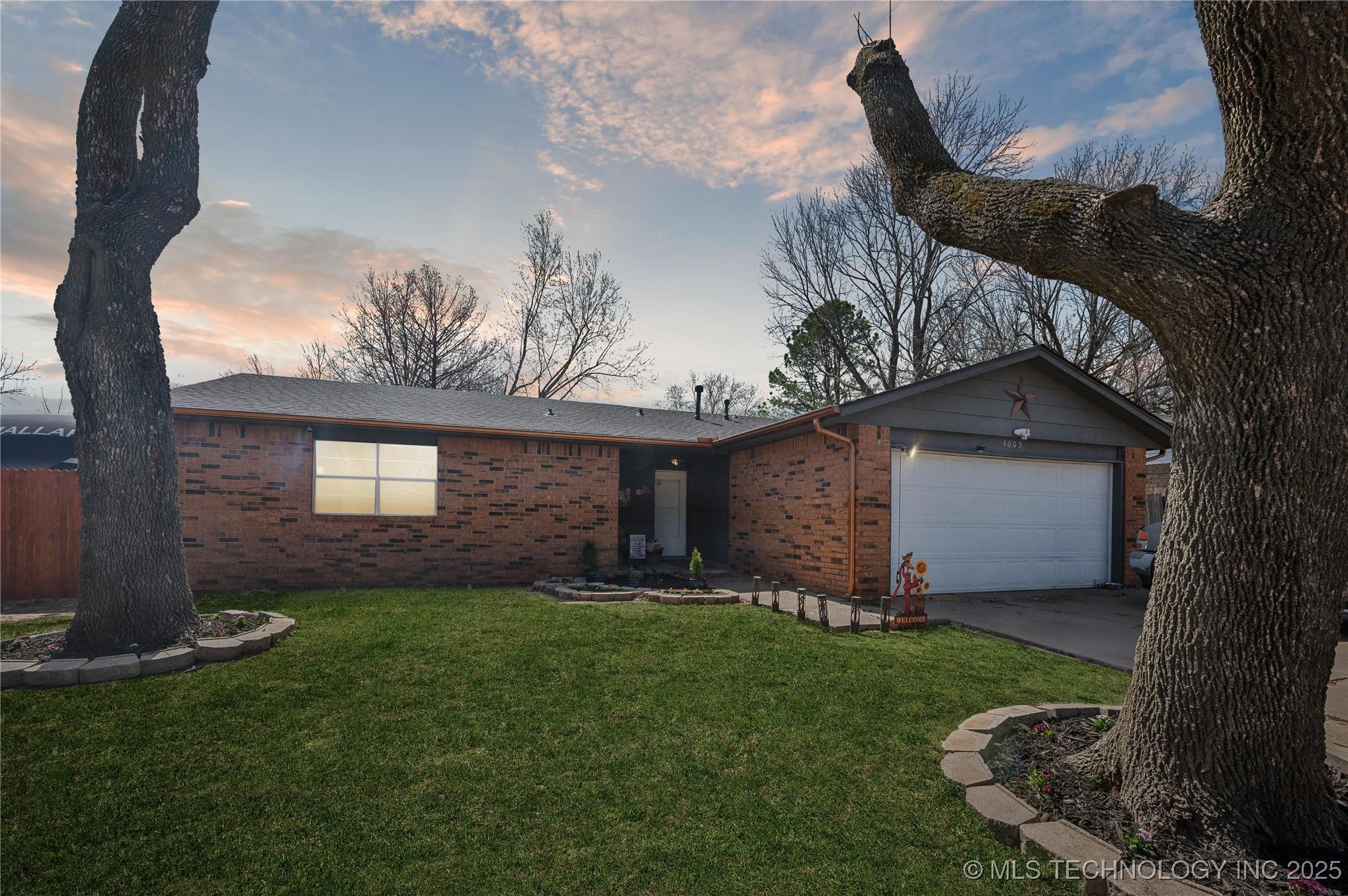 W Charleston St, Broken Arrow, OK 74011