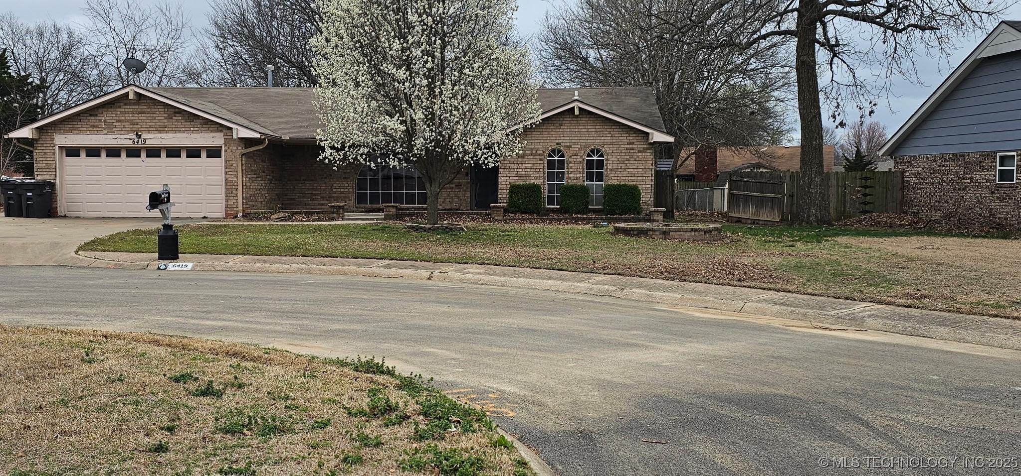 Harvard Ct, Bartlesville, OK 74006