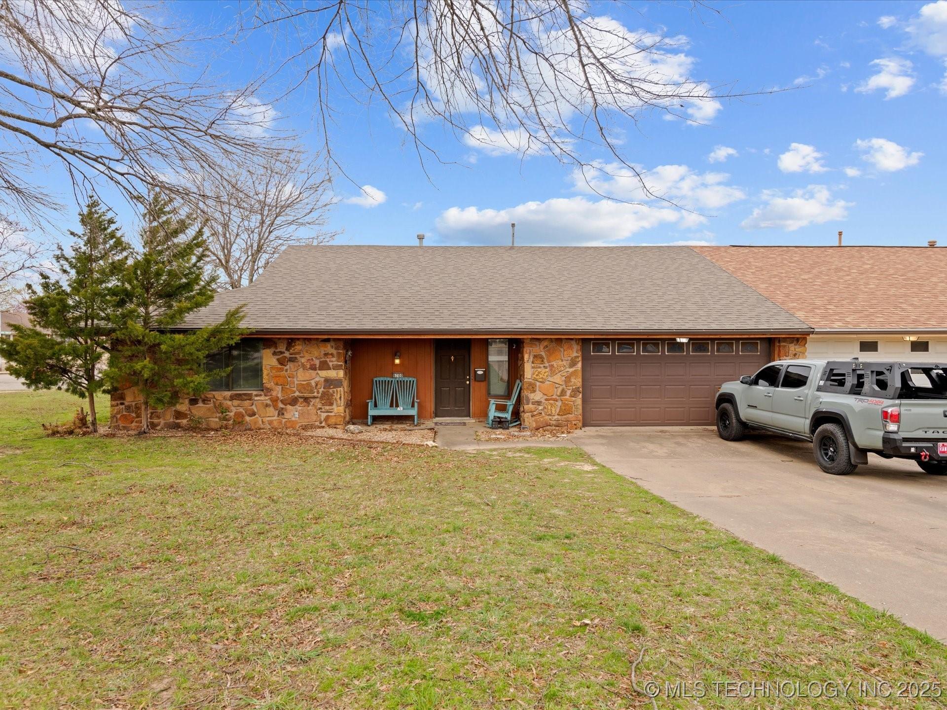 Abbey Rd, Bartlesville, OK 74006