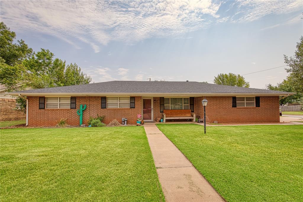 N Howard Ave, Elk City, OK 73644