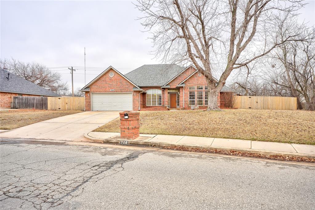 Copperfield Dr, Edmond, OK 73003